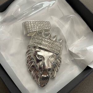 Source Unknown Silver Lion Pendant with Crown NWOT